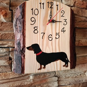 Ceas de perete din lemn cu câine dachshund -  - Artynos.ro