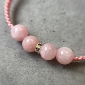 Bratara minerala macramé cu jadeit piersica - Artynos.ro