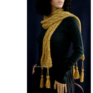 CSINGILINGI - eșarfă tricotată manual din mătase de alpaca cu ciucuri / muștar - îmbrăcăminte și modă - eșarfe, pălării, fularuri - eșarfe - Artynos.ro