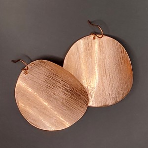 Cercei rotunzi din cupru - bijuterii - cercei hoops - Artynos.ro Cercei rotunzi din cupru - bijuterii - cercei hoops - Artynos.ro