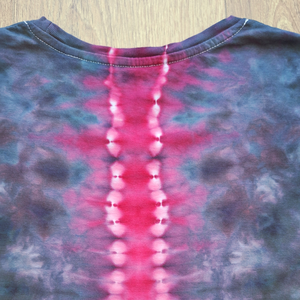 Obsidian Mandala - Tricou vopsit manual, unicat - îmbrăcăminte și modă - haine damă - tricou și top de damă - Artynos.ro