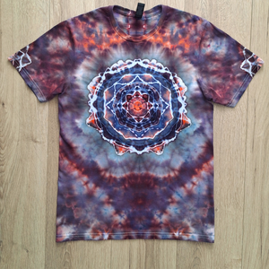 Midnight Mandala - Tricou unisex unicat din bumbac, Imbracaminte si moda, Haine dama, Tricou si top de dama, Altele, Tricou din bumbac vopsit manual prin tehnica ice dye. Modelul este unicat si nu poate fi reprodus.
..., ARTYNOS