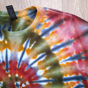 Earth Core - Tricou colorat vopsit manual, unicat - îmbrăcăminte și modă - haine damă - tricou și top de damă - Artynos.ro