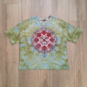 Tulip Mandala - Tricou model primavara cu lalea - Artynos.ro