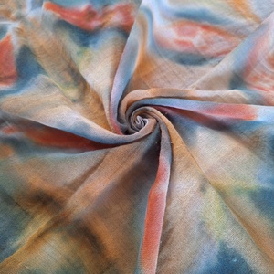 Eșarfă bumbac 100% vaporoasă unicat vopsită manual - îmbrăcăminte și modă - eșarfe, pălării, fularuri - eșarfe - Artynos.ro