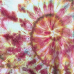 Tricou roz multicolor bumbac unicat vopsit manual - îmbrăcăminte și modă - haine damă - tricou și top de damă - Artynos.ro