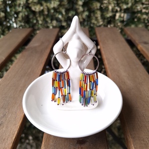 Cercei boho handmade cu franjuri lungi multicolori, Bijuterii, Cercei, Cercei din margele, Confectionarea bijuteriilor, Cercei handmade in stil boho-chic, realizati din margele tubulare colorate pe baza circulara metali..., ARTYNOS