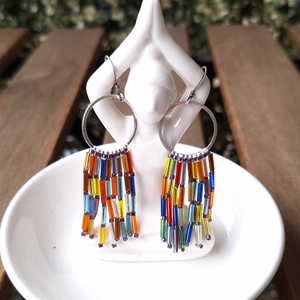 Cercei boho handmade cu franjuri lungi multicolori - bijuterii - cercei - cercei din mărgele - Artynos.ro