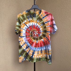 Tricou spirala hippie bumbac multicolor unicat, Imbracaminte si moda, Haine dama, Tricou si top de dama, Altele, Tricou din bumbac dens, cu un design central tip spirala, avand o textura vizuala vibranta. 
Este v..., ARTYNOS
