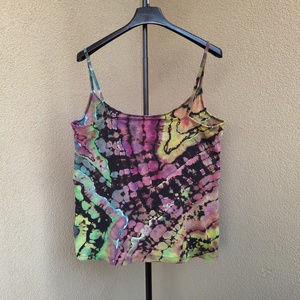 [L] Maiou tip vitraliu cu bretele subțiri multicolor - îmbrăcăminte și modă - haine damă - tricou și top de damă - Artynos.ro