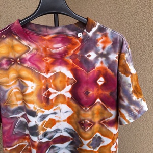 [M-L] Tricou vopsit manual unicat portocaliu roșu glitch - îmbrăcăminte și modă - haine damă - tricou și top de damă - Artynos.ro
