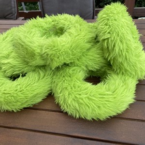 Baza coroanei Grinch -  - Artynos.ro