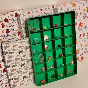 Calendar de Advent al brățărilor cu farmec - crăciun - decorațiuni de advent - calendar de advent - Artynos.ro