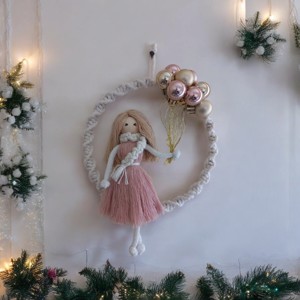 Decorare ușă de iarnă, păpușă macramé cu bile -  - Artynos.ro