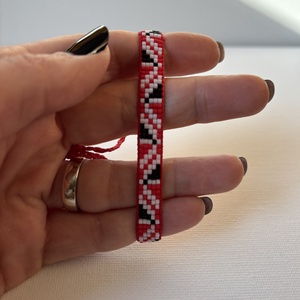 Bratara model traditional romanesc - bijuterii - brățări - brățară cu mărgele - Artynos.ro