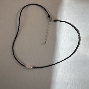 Colier negru cu perle de cultura - Artynos.ro