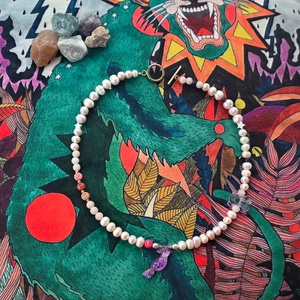 Colier perle de cultura si detalii colorate - bijuterii - coliere - coliere cu pandative - Artynos.ro