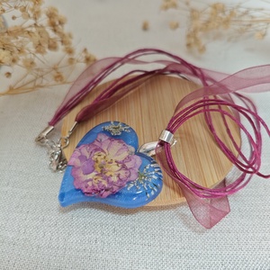 Pandantiv cu mini trandafir natural � bijuterie florală, cadou pentru femei - bijuterii - coliere - pandative - Artynos.ro