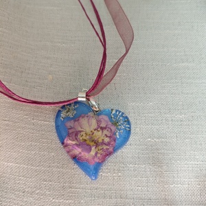 Pandantiv cu mini trandafir natural � bijuterie florală, cadou pentru femei - bijuterii - coliere - pandative - Artynos.ro