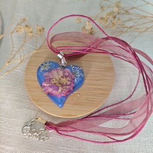 Pandantiv cu mini trandafir natural � bijuterie florală, cadou pentru femei - bijuterii - coliere - pandative - Artynos.ro