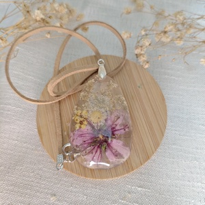 Pandantiv cu flori naturale � cadou floral deosebit pentru femei - bijuterii - coliere - pandative - Artynos.ro