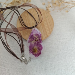Pandantiv cu mini trandafir natural � cadou romantic pentru femei - bijuterii - coliere - pandative - Artynos.ro