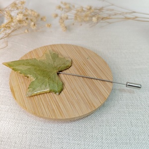 Brosa cu frunze naturale de iedera � brosa florala tip pin, cadou pentru femei - Artynos.ro