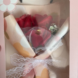 Buchet trandafiri, Casă & Stil de viață, Accesorii pentru decorat casa, Suport de flori, Buchete de flori, Aranjament de flori, ARTYNOS