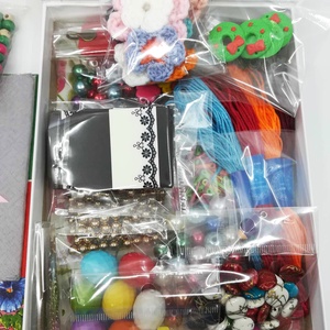 Lichidare de stoc - Lot 4 de furnituri si diverse materiale - accessorii și unelte - materie primă mixtă - alte materiale - Artynos.ro