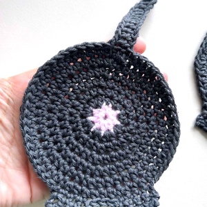 Set 3 coastere crosetate - casă & stil de viață - accesorii pentru decorat casa - decorațiuni de masă și decorațiuni pentru rafturi  - bonsai, bonsai boluri, bonsai copac - Artynos.ro