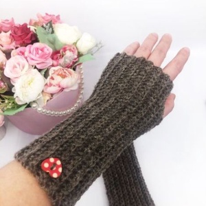 Manusi fara degete, Imbracaminte si moda, Curele si catarame artizanale, Alte accesorii, Crosetat, * Manusi fara degete. Marime universala, se intind frumos. Accesorizate cu nasturei simpatici
* Pre..., ARTYNOS