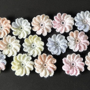 Lot 15 flori crosetate - casă & stil de viață - produse de papetărie - caiete și jurnale - Artynos.ro