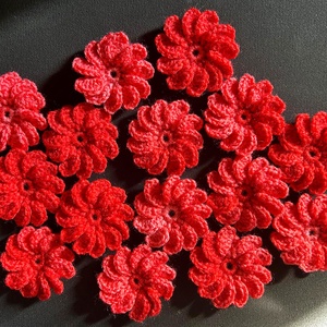 Lot 15 flori crosetate - Artynos.ro