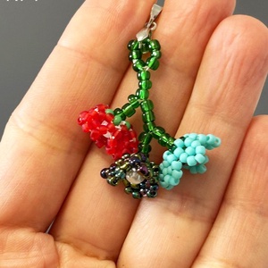 Pandative tesute cu margele toho - bijuterii - mărțișor - Artynos.ro