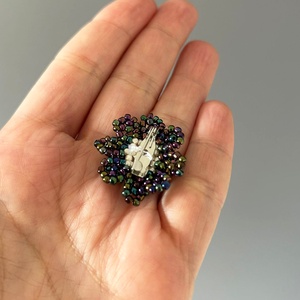 Brose lucrate cu margele toho  - bijuterii - mărțișor - Artynos.ro