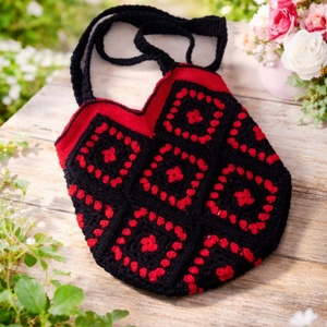 Sacosa nuante rosu/ negru - Artynos.ro