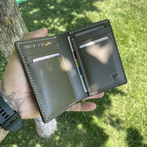 Portofel din piele naturala lucrat integral manual in Romania - geantă și husă - portofele, huse, suporturi - portofel - portofel bărbați - Artynos.ro
