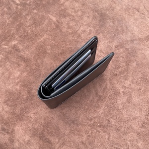 Portofel din piele naturala lucrat integral manual in Romania - geantă și husă - portofele, huse, suporturi - portofel - portofel bărbați - Artynos.ro