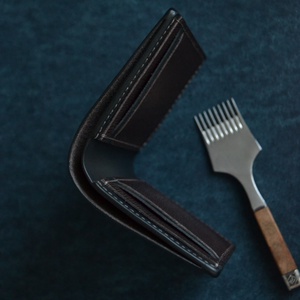 Portofel din piele naturala lucrat integral manual in Romania - genți și portofele - curele genți - Artynos.ro