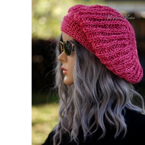 BORBÁLA / ciclamen - capac de ciuperci exclusiv tricotat manual - îmbrăcăminte și modă - eșarfe, pălării, fularuri - căciulă - Artynos.ro
