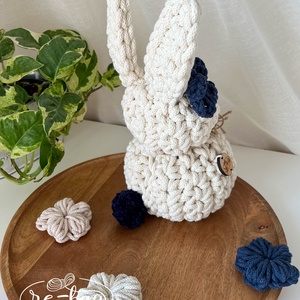 Decorațiune de Paște în formă de iepuraș - decor de sărbători - decorațiuni de paște - iepuraș de paște - Artynos.ro