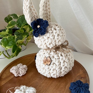 Decorațiune de Paște în formă de iepuraș - decor de sărbători - decorațiuni de paște - iepuraș de paște - Artynos.ro