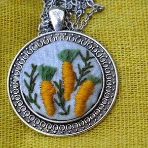 Pandantiv brodat-Carrot, Bijuterii, Coliere, Pandativ, , ARTYNOS