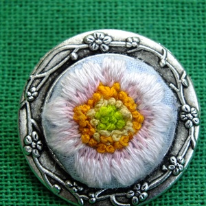 Brosa brodata-Roz flower, Bijuterii, Broșă, insigne, Agrafe haine și pantofi, , ARTYNOS