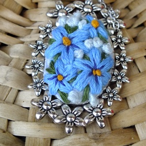 Pandantiv brodat-Blue flower, Bijuterii, Coliere, Pandativ, , ARTYNOS