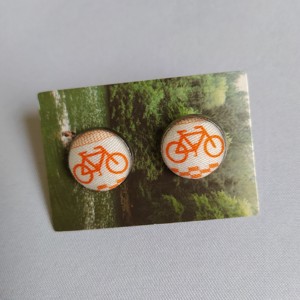 Cercei cu bicicleta, , , Cercei cu un dop realizat din resturi textile

Baza din otel inoxidabil

Dimensiune: aproximativ 12..., ARTYNOS