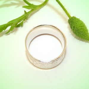 Inel concav din argint martelat pentru femei, mărimea 58 (VHO.25) - bijuterii - inele - inele statement - Artynos.ro Inel concav din argint martelat pentru femei, mărimea 58 (VHO.25) - bijuterii - inele - inele statement - Artynos.ro