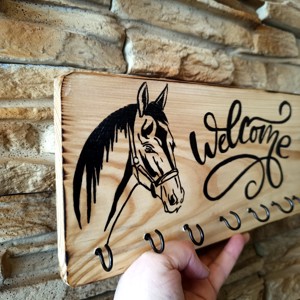 Breloc de perete cu cal din lemn - casă & stil de viață - accesorii pentru decorat casa - decorațiuni de pereți, decorațiuni suspendate - suport pentru chei - Artynos.ro