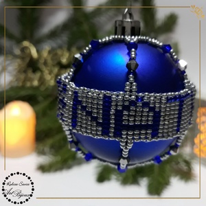 Globuleț de Crăciun PERSONALIZAT cu nume - decorat cu mărgele  - Artynos.ro
