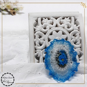 BROȘĂ ovală cu margine dantelată creață albastră, Bijuterii, Broșă, insigne, Insigne, Confecționarea bijuteriilor, Împletituri, broderie cu mărgele, ARTYNOS